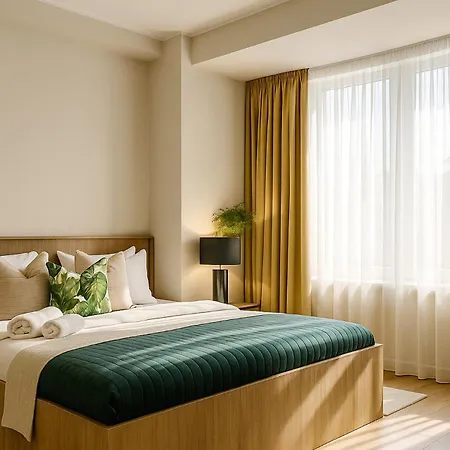 Qult - Urban Oasis Apartment